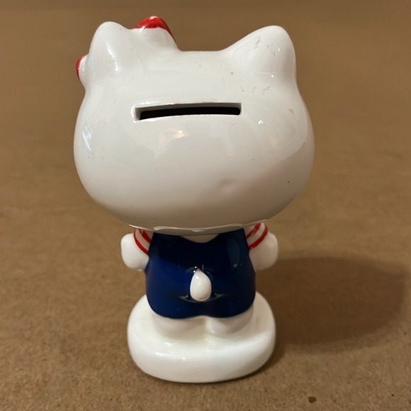 Sanrio Hello Kitty Coin Bank - Picture 2 of 6